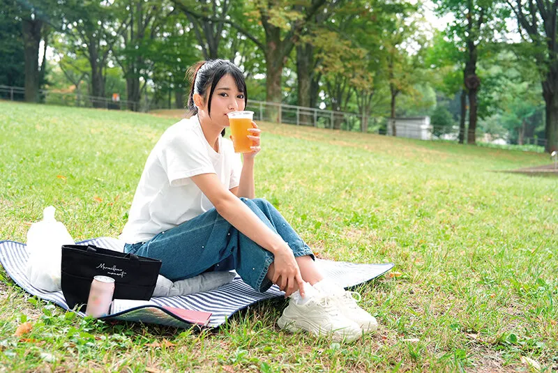 飲酒無防備女子8名と中出しSEXしまくり。酔いどれ 最強エロカワスケベ女子の無許可マ●コ生ハメ中出し映像4時間 サンプル画像 1