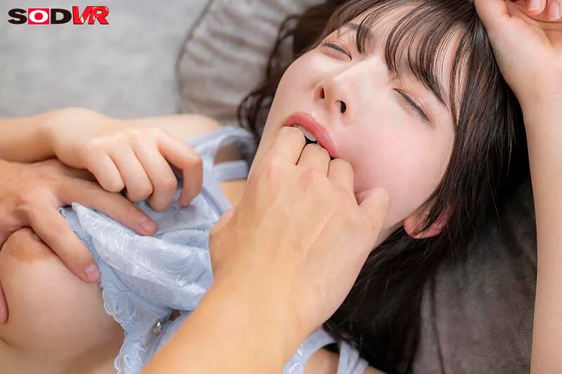 【VR】【8K】園児を見送るデカパイ保育士の自宅に押し入り強●VR 彩月七緒 サンプル画像 11