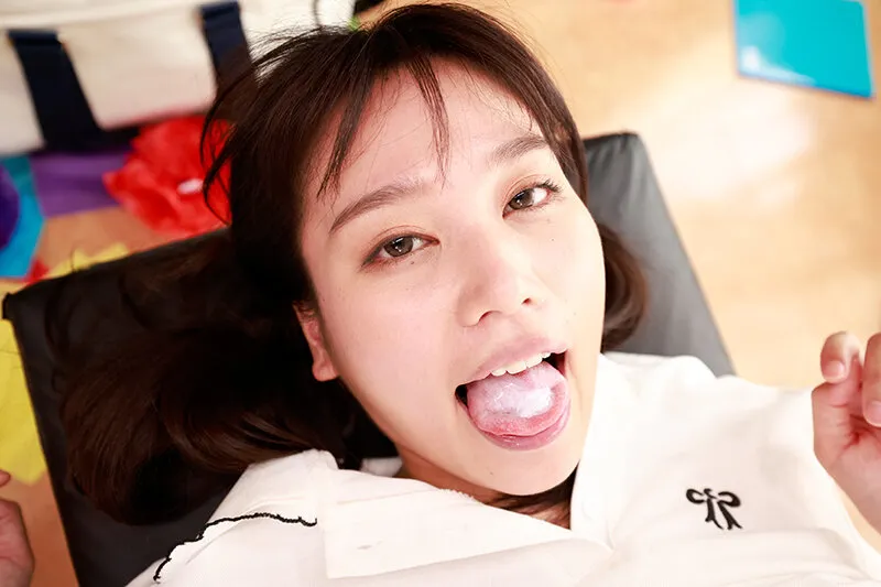 偶然見えた胸チラしている姿に発情しちゃった俺 サンプル画像 14