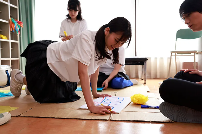 偶然見えた胸チラしている姿に発情しちゃった俺 サンプル画像 8