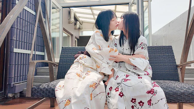 ハニカミ接吻旅行 長年の親友、初めての2人きり旅行…もっと好きを伝えたくて見つめ合ったらずっとキスした1泊2日の物語 円井萌華 日向ひかげ サンプル画像 14