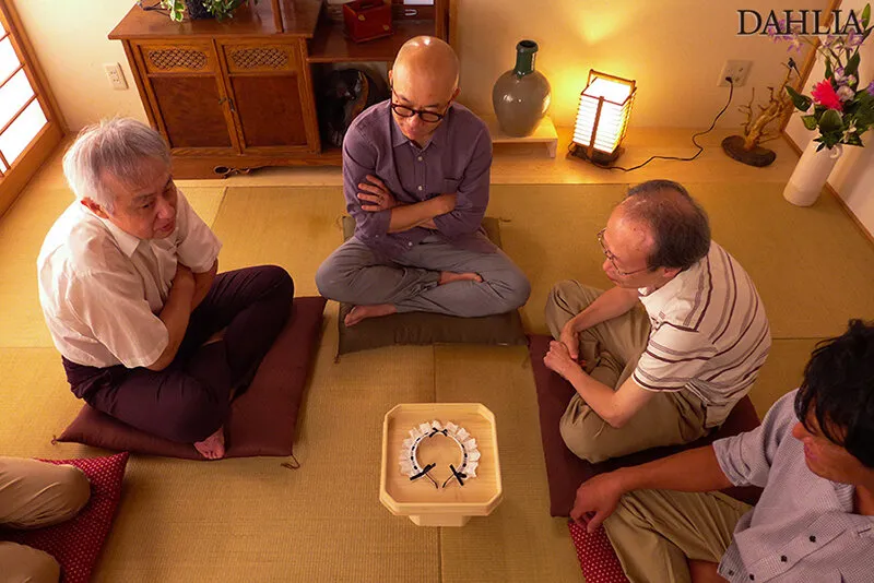 町内会強引指名人妻性奉仕メイド 小沢菜穂 サンプル画像 1