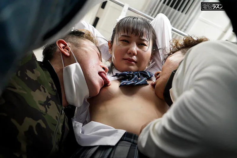 ちっちゃい女の子を3人で囲み制服を剥ぎ取ってあらゆる快感を叩きこむ卑劣巨漢集団2 広瀬このみ サンプル画像 2