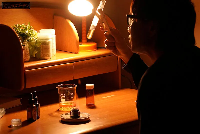 変態の弟に妙な液体をアナル点滴され肛門の感度を数十倍に魔改造されたデカ尻姉 みひな サンプル画像 4