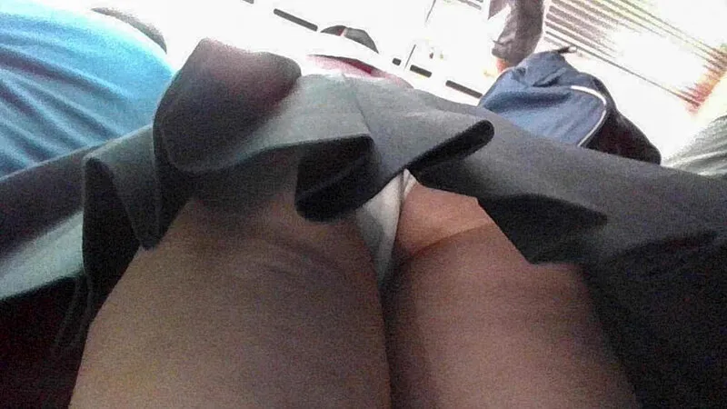 完全着衣内アングル！先端が自在に動くファイバースコープで敏感な乳首を責められ恥ずかしがりながらも感じてしまうセーラー服ちっぱい美少女 川上しずく サンプル画像 3