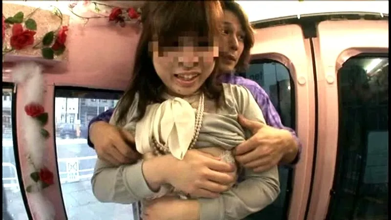 街中ゲリラ路上ナンパ兵器 マジックミラー便 巨乳限定！おっぱいモミモミ人妻編！！ 見た目からは想像出来ないエロ～い奥様たちの本番5人祭り！！ in銀座＆白金 サンプル画像 16