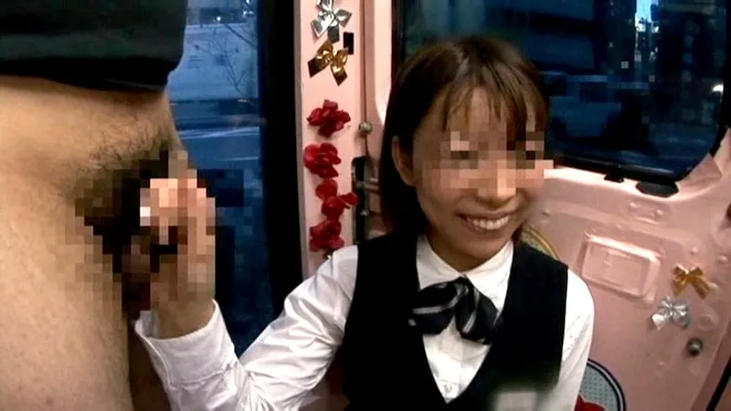 マジックミラー便 一流百貨店に勤務する清楚なデパートガール編 上品な女性が勤務先の目の前でHに乱れる奇跡の瞬間（ハート）その時デパガは濡れていた！！ サンプル画像 15