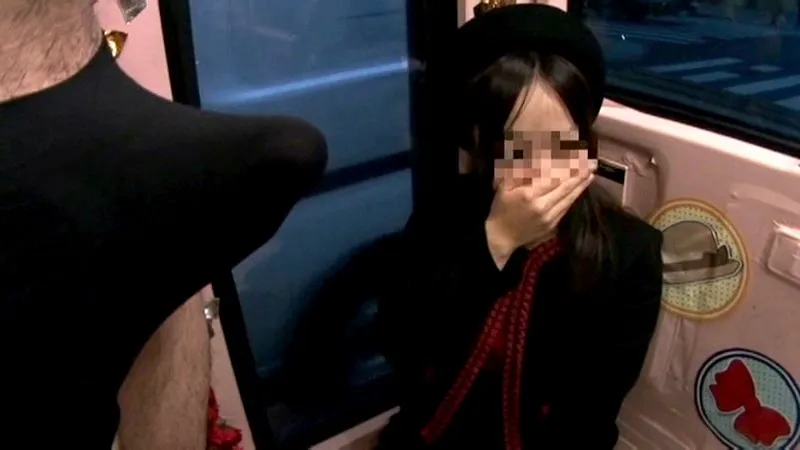 マジックミラー便 一流百貨店に勤務する清楚なデパートガール編 上品な女性が勤務先の目の前でHに乱れる奇跡の瞬間（ハート）その時デパガは濡れていた！！ サンプル画像 17