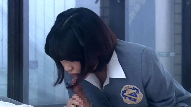 一般男女モニタリングAV マジックミラーの向こうには再婚したての母親！女子校生の娘と新しいお父さんが2人っきりの密室で1発10万円の連続射精SEXに挑戦！ サンプル画像 14