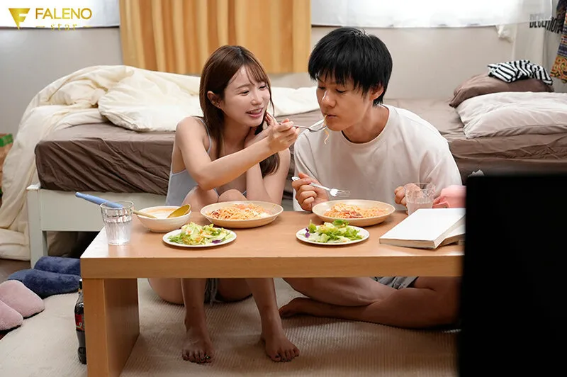 ストーカーだった僕が天使のような彼女を手に入れるまでの過程と、毎日ハメまくるラブラブな生活の中のとある1日 天使もえ サンプル画像 1