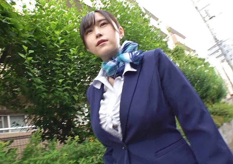 黒パンスト美脚CA限定！固定型リモコンローターONのまま黒パンスト足コキでイカせ対決 自分より先にイカせられたら高額賞金ゲット！失敗したら絶倫巨根と生ハメ中出し罰ゲームアクシデントが待っている！ サンプル画像 1