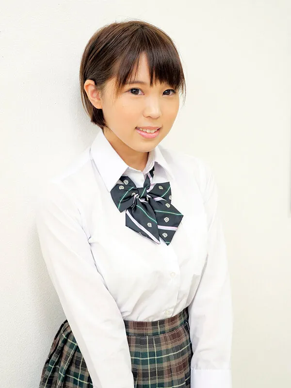 寝ている女子校生の妹にイタズラしていたら逆に生ハメを求められて、もう発射しそうなのにカニばさみでロックされて逃げられずそのまま中出し！ 今井まい サンプル画像 1