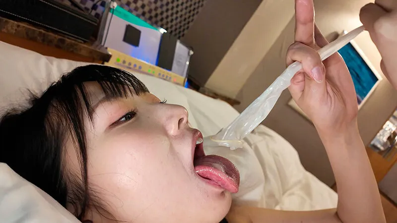 絶対100％精飲宣言！会うたびに必ず精子を飲んでくれる甘えんぼフェラ天使巴ひかりとゴックン不倫デート サンプル画像 10