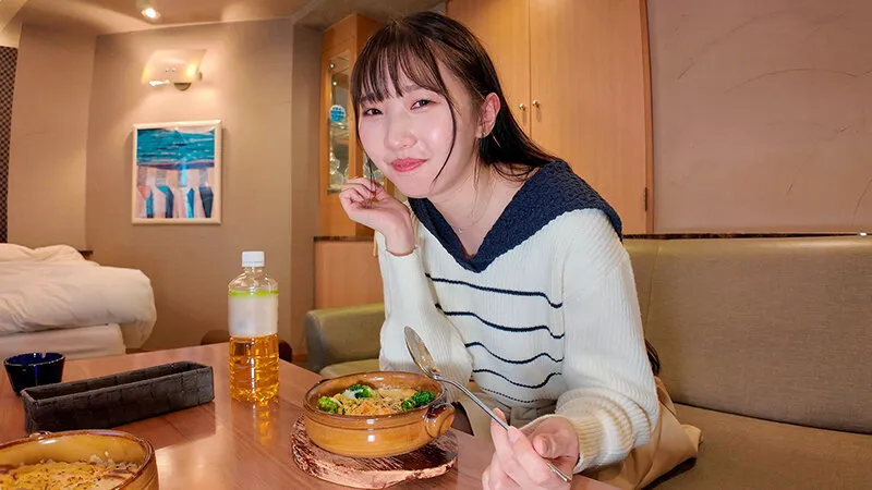 絶対100％精飲宣言！会うたびに必ず精子を飲んでくれる甘えんぼフェラ天使巴ひかりとゴックン不倫デート サンプル画像 13