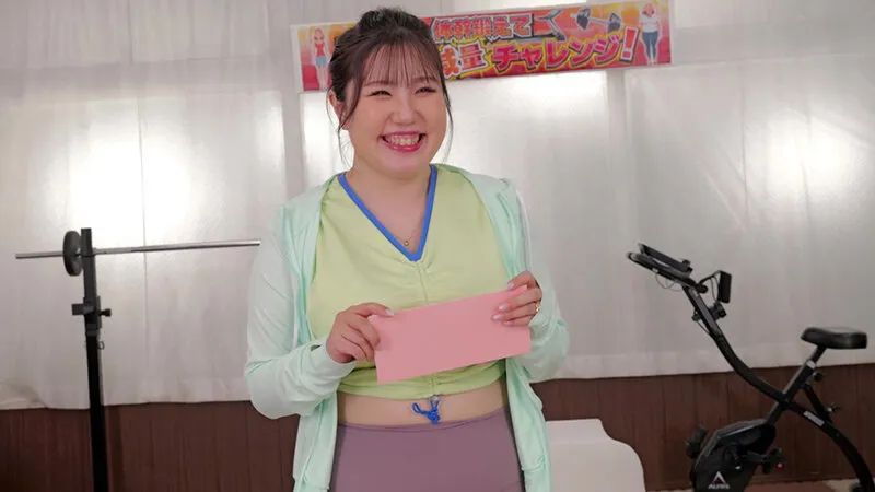 素人バラエティ ムリです！ムリムリッ ムチムチ素人妻狙い撃ち！モリマンくっきり透けピタスパッツのマンスジでデカチン素股射精チャレンジ！生膣中出し5秒前の欲求不満ダイエットジョガー界隈！～かえでさん編～ サンプル画像 1