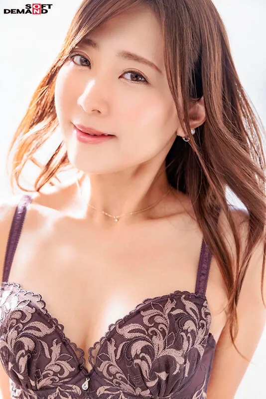 華麗なるポーカープロが妖艶なAV女優に覚醒。性欲が尽き果てるまで絡み合う3本番 亜莉紗 サンプル画像 3
