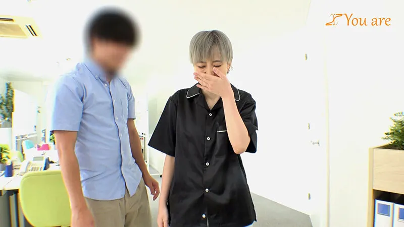 タレント志望の関西弁な銀髪ボーイッシュFカップ女子！AV面接で即日ハメて腹奥まで突かれてイキ狂う！ 沢尻ウタ サンプル画像 2