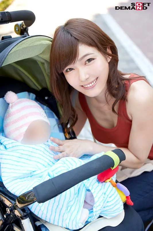 かおり（28）結婚4年・子供2人の人妻 マジックミラー号 旦那・子供のいる前で真正中出し！ サンプル画像 20