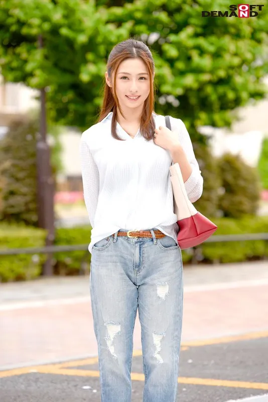 あやか（25）結婚1年の人妻 マジックミラー号 スペンス乳腺マッサージで真正中出し！ サンプル画像 20