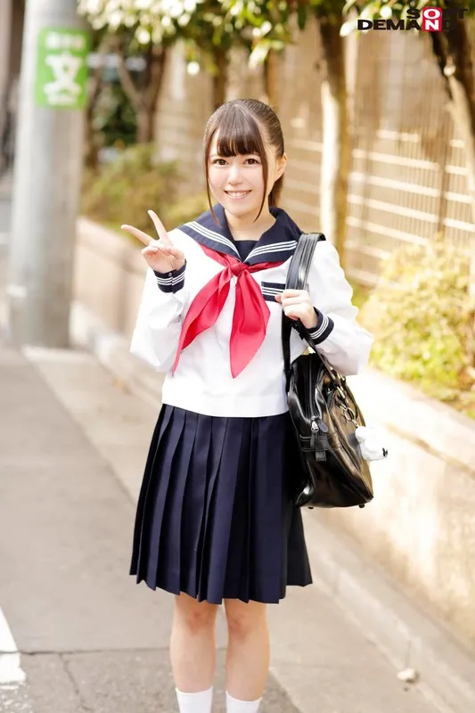 あおい マジックミラー号でおっぱいもみもみインタビュー 母親がGカップ。いつか自分も大きくなるのではないかと心配してる サンプル画像 18