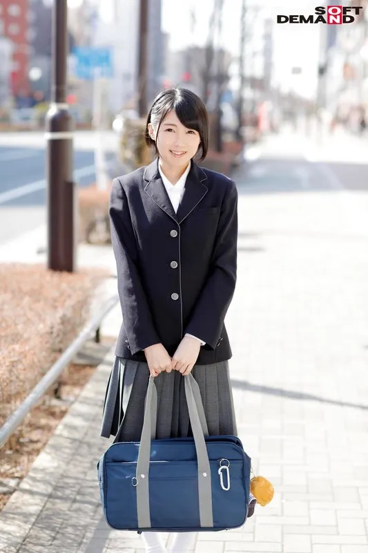 あかね マジックミラー号でおっぱいもみもみインタビュー 寝る時用のブラジャー付けてる育ちの良い女子○生 サンプル画像 16