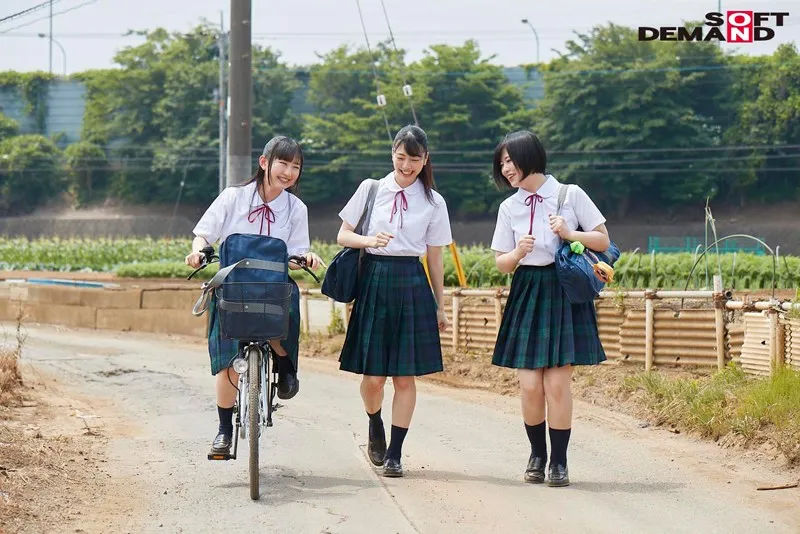 ゆっちゃん（18）マジックミラー号 もうすぐ夏休み！田舎で育った夏服女子校生がはじめてのオモチャで激イキ絶頂体験！ サンプル画像 16