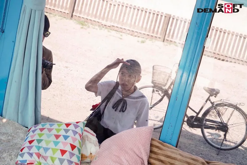 あいりちゃん（18）マジックミラー号 もうすぐ夏休み！田舎で育った夏服女子校生がはじめてのオモチャで激イキ絶頂体験！ サンプル画像 1