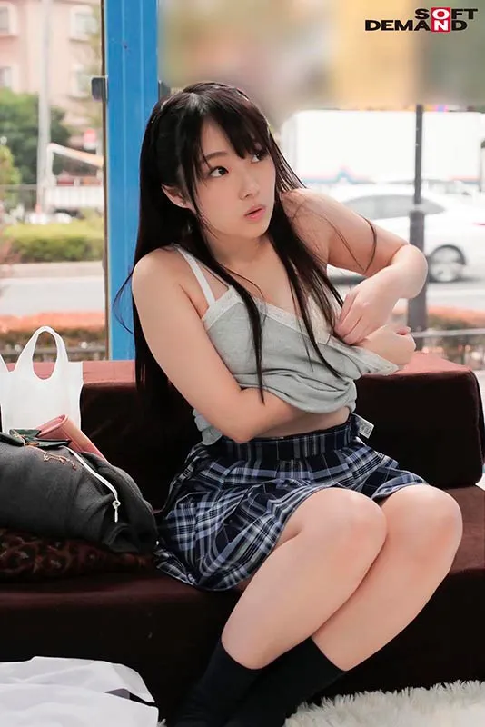 ここあ おっぱいもみもみインタビュー 子供以上大人未満、発育途中のエロさ爆発！このおっぱいは今だけ！ サンプル画像 2