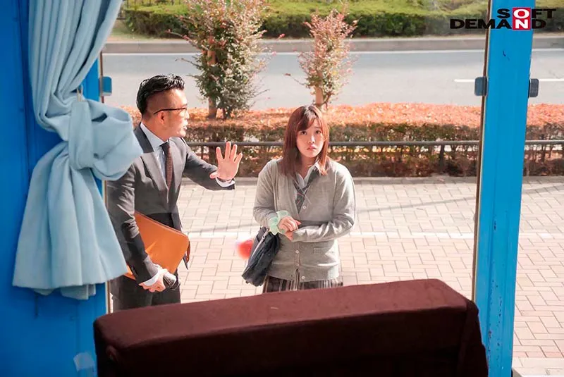 かな おっぱいもみもみインタビュー 感じているのを我慢している表情にご注目！ サンプル画像 1