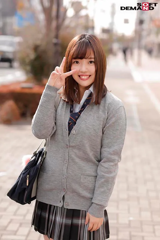 かな おっぱいもみもみインタビュー 感じているのを我慢している表情にご注目！ サンプル画像 20