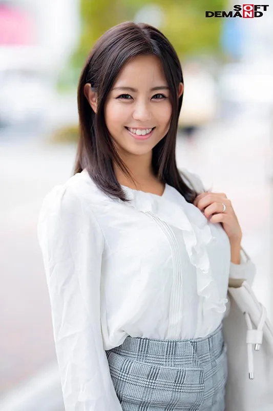 みほ（24）心優しい人妻が男チンの悩みを素股でご奉仕解決！…と思ったら素股でまさかの早漏発射！ 満足出来なかったむっつり妻はザーメンまみれの白濁ふにゃチ○コをもう一回励まし生挿入真正中出し！ サンプル画像 20