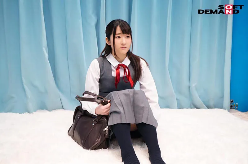 えま 色白むっちりドすけべボディの女子○生が初めての拘束おもちゃ体験で赤面SEX！ サンプル画像 1