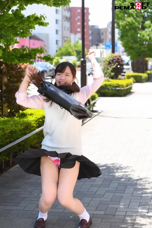 男性のオナニーを見るだけのアルバイト。女子○生にはちょっぴり刺激が強すぎたようで、オナニーを見るだけでは終わらず…みゆき（18）Bカップ サンプル画像 15