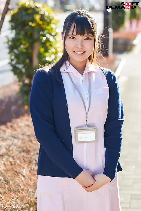 Iカップ巨乳ナースに童貞クンのオナニーをお手伝いしてもらいました！乳揉み、パイズリで巨乳フルコースを堪能し最後はウッカリ中出しSEX！？さき（21） サンプル画像 2