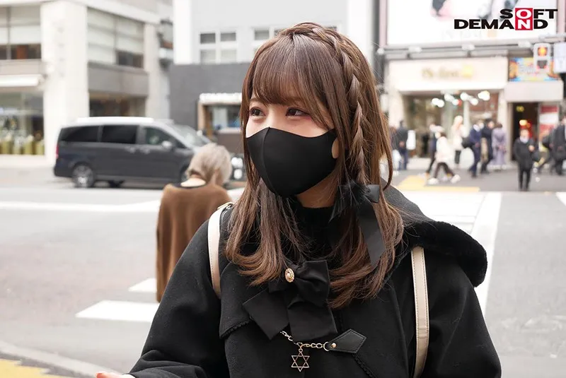 AV初出演！マジックミラー号緊急出張！「どんなエッチをするの？」竹●通りを歩く地雷メイク女子を脱がせてみたら何ともヤラしい雪肌モチモチFカップ（しかもピンク乳首）素顔のエッチも見たくって ミラー号下車後にスッピンおかわり2回戦まで撮れちゃいました！ まゆ サンプル画像 3