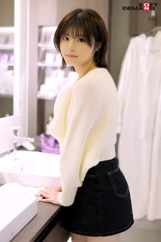 【初撮り】洋食屋アルバイトの女子大生 経験人数は少ないがエロへの興味は人一倍ある奇跡の美少女 ルックスよし性格よしスタイルよし◎ 性の目覚めはスマホで見たマジックミラー号 いつか・18歳【圧倒的4K映像でヌク！】 神代いつか サンプル画像 16