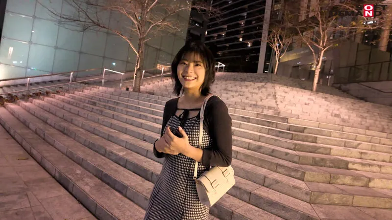 【初撮り】洋食屋アルバイトの女子大生 経験人数は少ないがエロへの興味は人一倍ある奇跡の美少女 ルックスよし性格よしスタイルよし◎ 性の目覚めはスマホで見たマジックミラー号 いつか・18歳【圧倒的4K映像でヌク！】 神代いつか サンプル画像 6