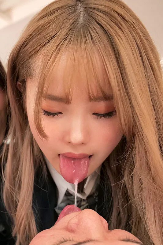 よだれをた～っぷり飲ませてくれる制服美少女のとろっとろベロちゅう唾液性交 松本いちか 倉本すみれ サンプル画像 3