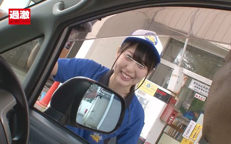 ナチュラルハイ20周年記念作品 接客中に顔を紅潮させながら感じまくるバイト娘 真夏の看板娘中出しSP ～海の家、ガソリンスタンド、祭りの的屋、ビアガーデン～ 総勢27人総集編付き2枚組480分 超豪華版 サンプル画像 9