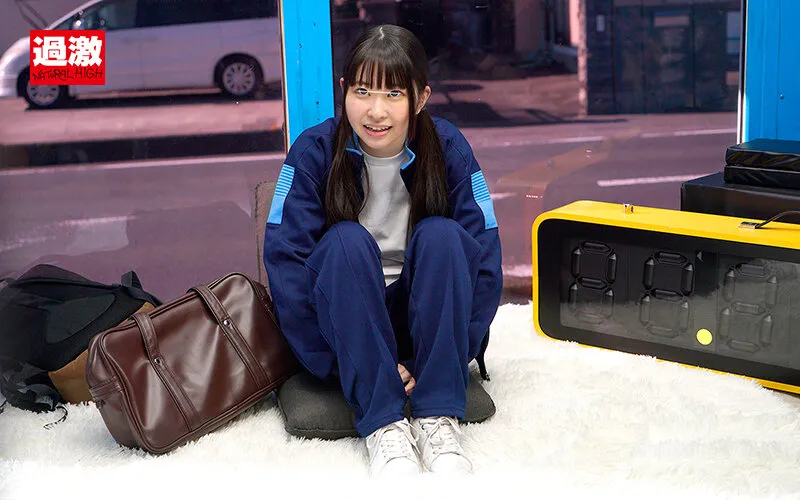 【ダンス部あやちゃん】失禁マジックミラー号 股間直押し！スクワット‘電マ’カウンターで目指せ100プッシュ！快感に我慢できずガニ股でお漏らしイキしてしまう部活帰り女子○生 サンプル画像 2