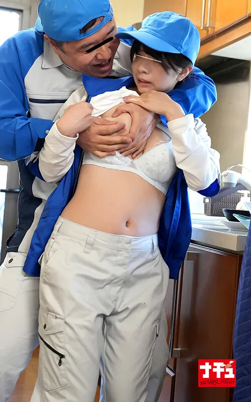 引っ越し屋でバイトする社会を知らない地味巨乳女に難癖つけてセクハラ乳揉みをくり返す変態店長2 サンプル画像 16