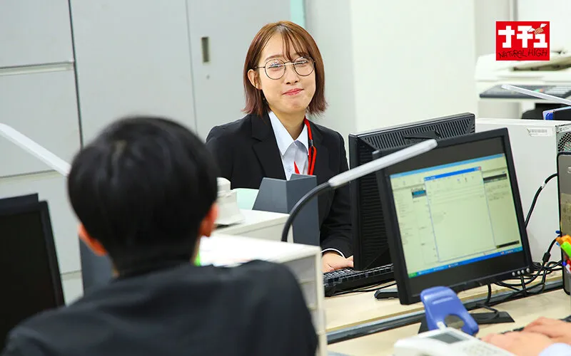 誰かが来たらスカート戻して中断！隙をついて再挿入！平然と悶絶をくり返す粘着衣バックで感情ぐちゃぐちゃイキ壊れたパンスト巨尻OL サンプル画像 15