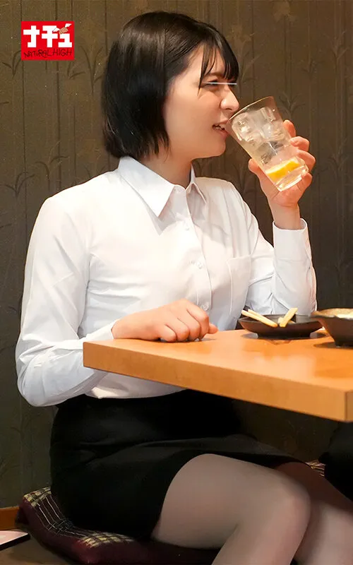 居酒屋羞恥 パンストの中で手マンされ濡れシミができるほどイキ潮を吹きまくる就活女子 サンプル画像 9