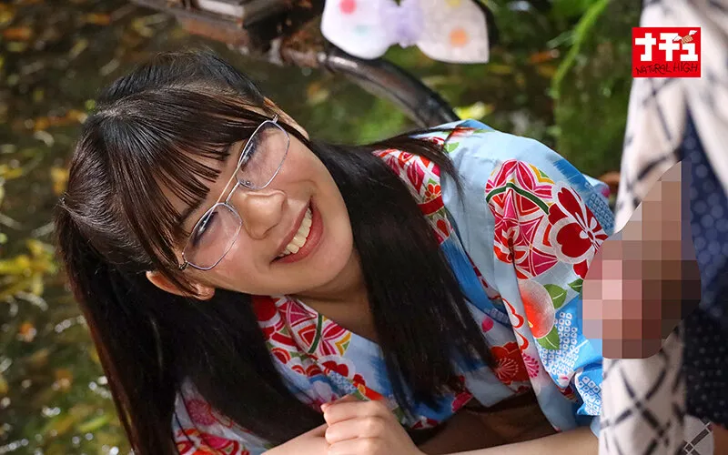 温泉客が居ても浴衣の中の抱っこSEXで挿入して逃がさず何発も膣射させる痴女っこ3 サンプル画像 10