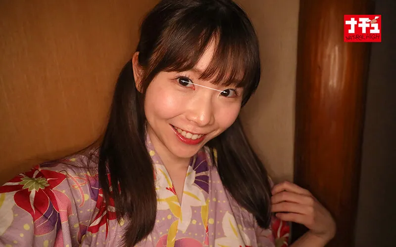 温泉客が居ても浴衣の中の抱っこSEXで挿入して逃がさず何発も膣射させる痴女っこ3 サンプル画像 15