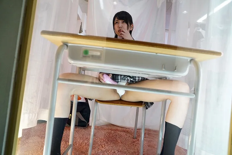 マジックミラーごしの欲望。テレビ番組や映画で話題になった本物の見学クラブで（店員にばれないように）ひよこ女子と無許可本番ヤりまくり！ サンプル画像 13