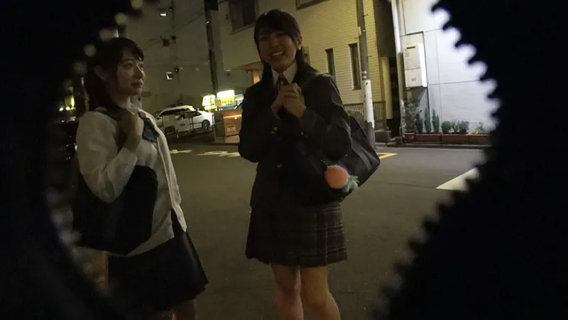 マジックミラーごしの欲望。テレビ番組や映画で話題になった本物の見学クラブで（店員にばれないように）ひよこ女子と無許可本番ヤりまくり！ サンプル画像 16