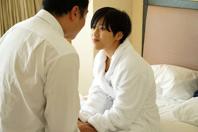 【動画配信限定特典映像付】J○お散歩2「初体験がおじさんでSEXにはまっちゃったんです。」 ～健康的な身体は全身感度130％。性格よし子な上に（実は）どすけべ。 お父さんより年上のおじさんにイカされ続けるボーイッシュ部活女子校生～ サンプル画像 15