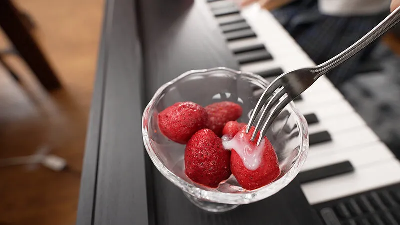 精子混食育児「私は1〇年間お父さんの精子で育ててもらいました…お父さん、ありがとう」 サンプル画像 2