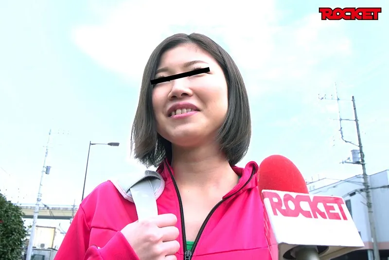 マジックミラー号の天井に頭がついちゃう！3 高身長アスリート女子がチビ男相手に初めてのバックブリーカーフェラ、逆駅弁FUCKチャレンジ サンプル画像 1